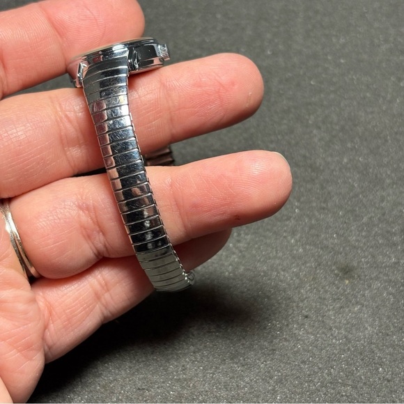 Acqua by TIMEX Indiglo Quartz Women’s Silver Tone Watch Stretch Band Working - Picture 2 of 8